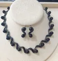 Parure de bijoux de mariée noire élégante avec collier ondulé et boucles d'oreilles assorties - Parure Collier Vague Noir et Boucles d'Oreilles (G438) / Noir