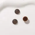Vista dettagliata di cabochon in resina marrone da 12 mm opachi e gelatina per gioielli DIY - 1 Pezzo/Confezione / Marrone scuro