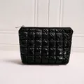 Glänzende schwarze gesteppte Kosmetiktasche, 22x16x6cm, leichter Reißverschlussbeutel - Kleine Sechseckige Tasche / Schwarz