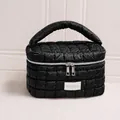 Große schwarze gesteppte Kosmetiktasche mit Griff und Reißverschluss, 24x16x15,5 cm - Zylindertasche / Schwarz