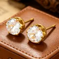 Elegante vergoldete 6-Krallen-Zirkonia-Ohrstecker mit luxuriös geschliffenen Steinen. - Sechs-Krallen Zirkonia Ohrstecker (7916)