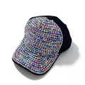 Dettaglio di perle colorate e strass scintillanti su un cappellino da baseball nero moda - Adulto, Circonferenza del cappello 58cm regolabile / Nero