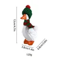 Figurine d'oie blanche en bois avec bonnet tricoté vert et écharpe de Noël - Style Décoration de Noël / Style Bonnet Vert