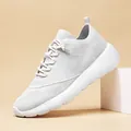 Leichte graue atmungsaktive Mesh-Sneaker mit dicker weißer Dämpfungssohle für Damen und Herren - 42 / Grauweiß