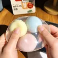 Weicher handgefertigter Macaron Stressball zur Entspannung und für sensorisches Spiel - Marmeladen-Reisbällchen Macaron Farbe Triple Sound Stil / Mit Schutzbox