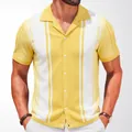 Elegante polo da uomo in maglia estiva con vivaci strisce verticali gialle e bianche - 3XL / Top / Giallo
