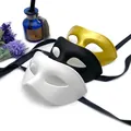 Kollektion von drei eleganten Halbmasken in Weiß, Schwarz und Gold für Partys - Einheitsgröße / 3er-Set / Schwarz + Weiß + Gold