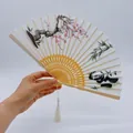 Traditioneller chinesischer Suzhou-Stickerei-Faltfächer mit Panda- und Kirschblütenmotiven - 6 Zoll / Fünf Segen Panda