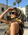 Eleganter 70cm Seidenimitat-Kopfschal mit Leopardenmuster für Damen im Freien getragen - 70x70cm / Gold Leopardenmuster