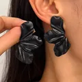 Retro black leaf petal design alloy stud earrings for women with a matte textured finish - Large Petal Mirror Style (7558) / Matte Black