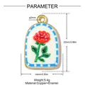 Detailansicht des Emaille-Anhängers mit roter Rose, 22 mm Höhe und Materialangabe Kupfer - Bogen Rote Rose Punktiert (YK1158)