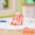 Miniature de personnage tourbillon orange et blanc pour décoration de bureau mignonne - Ornement de Pudding à la Fraise Mignon (3078)