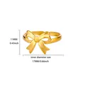 Gros plan d'une bague nœud papillon en acier titane doré avec mesures de diamètre - Nœud Simple (JZ7735G) / Or (JZ7735G)