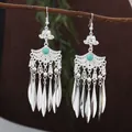 Eleganti orecchini etnici Miao in stile argento con nappe e pietre di turchese - Stile Nappa in Turchese a Fiori (E1277-1) / Argento