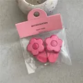 Dos lindas pinzas para el cabello con flores rosas en un empaque de accesorios hecho a mano - Pinza de pico de pato con flor de cinco pétalos (B3.3) / 2 Piezas/Juego / Rosa intenso