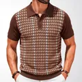 Polo en maille marron pour homme avec motif pied-de-poule classique et manches courtes - M / Hauts / Jaune