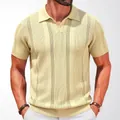 Stijlvol lichtgeel gebreid poloshirt voor heren met korte mouwen en opengewerkt patroon - M / Tops / Abrikoos