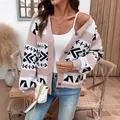 Κομψή oversized γυναικεία πλεκτή ζακέτα jacquard σε ροζ και λευκό χρώμα με κουμπιά - S / Tops / Ροζ Πολύχρωμο