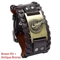 Dettaglio della placca corvo vichingo in bronzo antico sul bracciale in pelle PU marrone - Pelle PU Uccello Marrone + Bronzo Antico