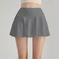 Skort de yoga plissé gris foncé à taille haute, idéal pour le tennis et la course à pied - S / Bas / Gris Roche de Lune