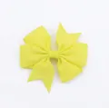 Pasador de pelo con lazo de cola de pez en cinta de grosgrain amarillo - Lazo de Seis Orejas de Cinta de Grosgrain (32) / Amarillo tierno