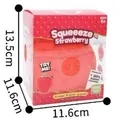 Détails de l'emballage du squishy fraise rouge montrant les dimensions 13,5x11,6x11,6 cm - Boîte PVC / 12x12x13.5cm / Rouge