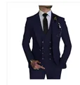 Vista detallada de un elegante traje de tres piezas azul marino para hombres en bodas y fiestas - EU XXS (Asiática M) / Top Y Pantalón / Azul marino