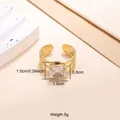 Verstellbarer 18 Karat vergoldeter Edelstahlring mit einem großen klaren Zirkon-Stein - Klares Quadrat Stil (CXR00807G) / Einstellbar Offen / Gold