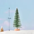 Miniature sapin de Noël de 7cm avec pointes de neige et socle en bois décoration - Sapin Enneigé Vert Clair (C0471) / 7cm