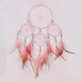 Acchiappasogni rosa fatto a mano con conchiglie e piume per decorazione parete o auto - Quattro Anelli Rosa (MS8080A)