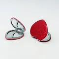 Espejo de maquillaje portátil de doble cara con purpurina en forma de corazón rojo y rosa - Rojo