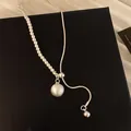 Collar de perlas minimalista plateado con detalle de cuenta deslizante ajustable - Collar-Plata-Redondo-Empalme de Perlas