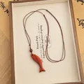 Collier pendentif poisson en bois de style ethnique vintage avec cordon réglable - Poisson Courbé / Marron