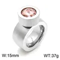 Bague massive en acier inoxydable avec une grande pierre rose ronde - Taille 6 / Modèle à strass pêche et argentés (KR19895-D)