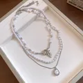 Élégant collier de perles multicouches de style français avec pendentifs cœur et ovale - Argent, Blanc