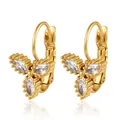 Détail de boucles d'oreilles fleurs en acier inoxydable doré avec cristaux marquise - Fleur à 3 Pétales Marquise Zirconia (Clip) / Or