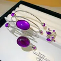 Vue détaillée d'une parure bohème argentée avec des pierres ovales violettes vives - Ensemble de Bijoux Violet / Ensemble deux pièces / Argent