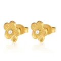 Nahaufnahme der goldenen Blumen-Ohrstecker mit einer Perle in der Mitte auf Weiß - Blumenstil 2 / Gold