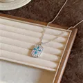 Elegante zilveren ketting met vierkante hanger, blauw stenen kruis en zirkonia details - Vierkant Kruisstijl (6288992155015) / Zilver-Blauw