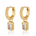 Gedetailleerd overzicht van gouden kralen oorbellen met rechthoekige zirkonia. - Kralen Oorgespsluiting (Witte Zirconia) / Goud