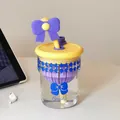 Süßer Trinkbecher aus Glas mit lila Schleife und gelbem Deckel für Büro und Alltag - 500ml / Blau
