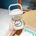 Tragbare süße Cartoon-Wasserflasche mit Strohhalm und weißem Griff - 500ml / Bär-Stil