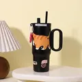 Schwarzer Isolierbecher mit Strohhalm und Griff mit niedlichem orangefarbenem Katzendesign - Ice Bully Becher-Tiefschwarz (Mit Anhänger + Aufklebern) / 750ml / Schwarz