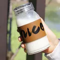 Minimalistische Glaswasserflasche mit braunem 'nice' Leder-Isolier-Becherhalter - 450ml / Kaffeebraun