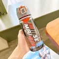 Detaillierte Ansicht der Sportwasserflasche mit Teesieb und orangefarbenem Verschluss - 820ml / Grau