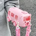 Kreative rosa busförmige tragbare Trinkflasche mit Strohhalm für Kinder und Gurt - Autoform (440) / Einzelstück / Rosa