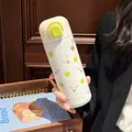 Isolierte weiße Wasserflasche mit Hirschmuster und hellgrünem Klappdeckel für Schüler - 500ml / Weißes Rentier