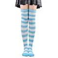 Chaussettes montantes rayées bleu et blanc pour cosplay et soirées à thème - Rayures Larges (Article 5) / Bleu Clair + Blanc