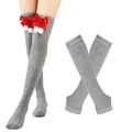 Weihnachts-Set mit grauen Overknee-Socken, roten Schleifen und passenden Handschuhen - Einheitsgröße / Set / Hellgrau