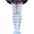 Chaussettes hautes à rayures bleu ciel et blanc pour cosplay et soirées à thème - Rayures Larges (Article 7) / Bleu Ciel & Blanc